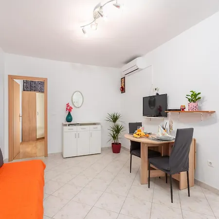 بيت ضيافة Apartman Jani