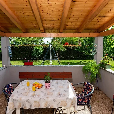 بيت ضيافة Apartman Jani