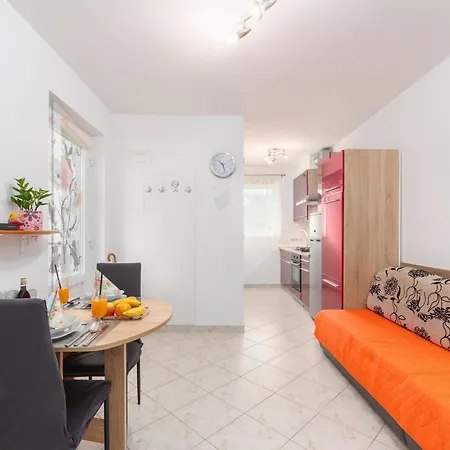 Apartman Jani بيت ضيافة بوريتش